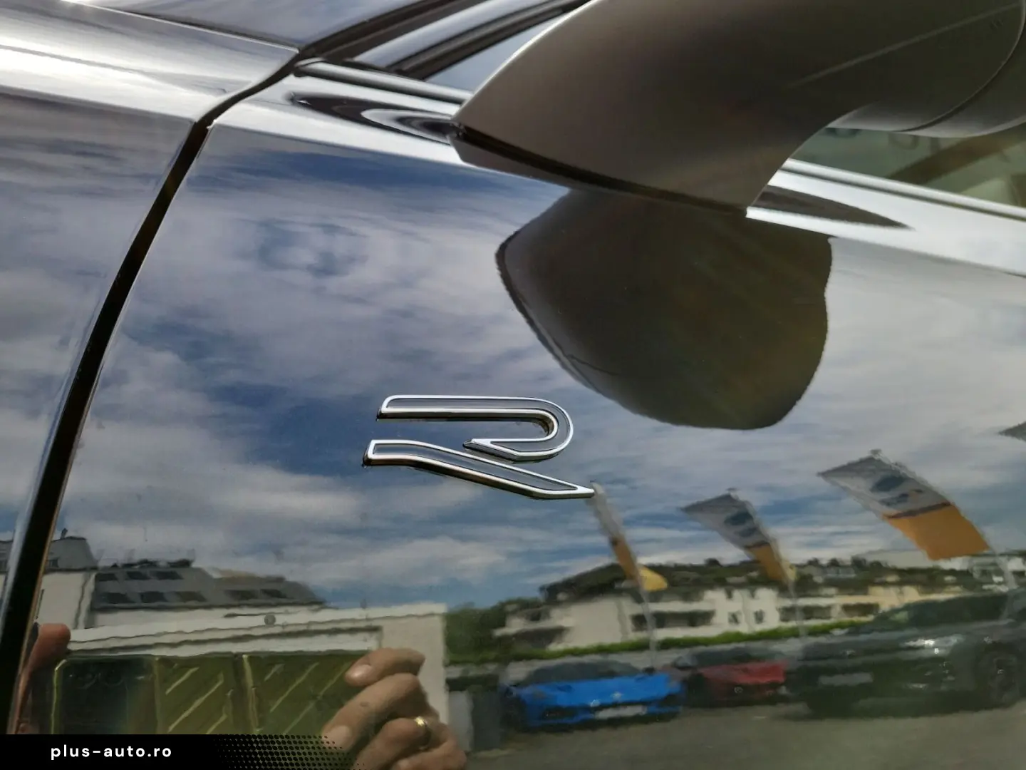 Tiguan 2.0 TDI R-Line 4x4 PAN BLACK NP 72.800¤ S