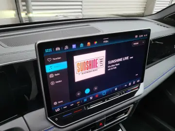 Tiguan 2.0 TDI R-Line 4x4 PAN BLACK NP 72.800¤ S