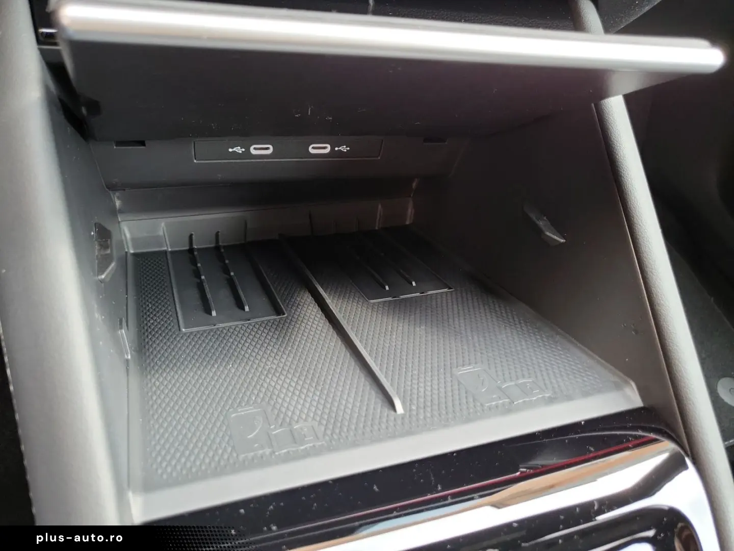 Tiguan 2.0 TDI R-Line 4x4 PAN BLACK NP 72.800¤ S