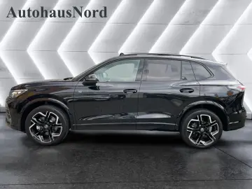 Tiguan 2.0 TDI R-Line 4x4 PAN BLACK NP 72.800¤ S