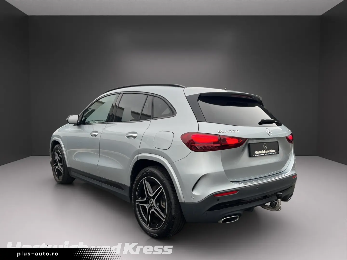 GLA 220 4Matic AMG Line AHK Pano Standhz Burmest