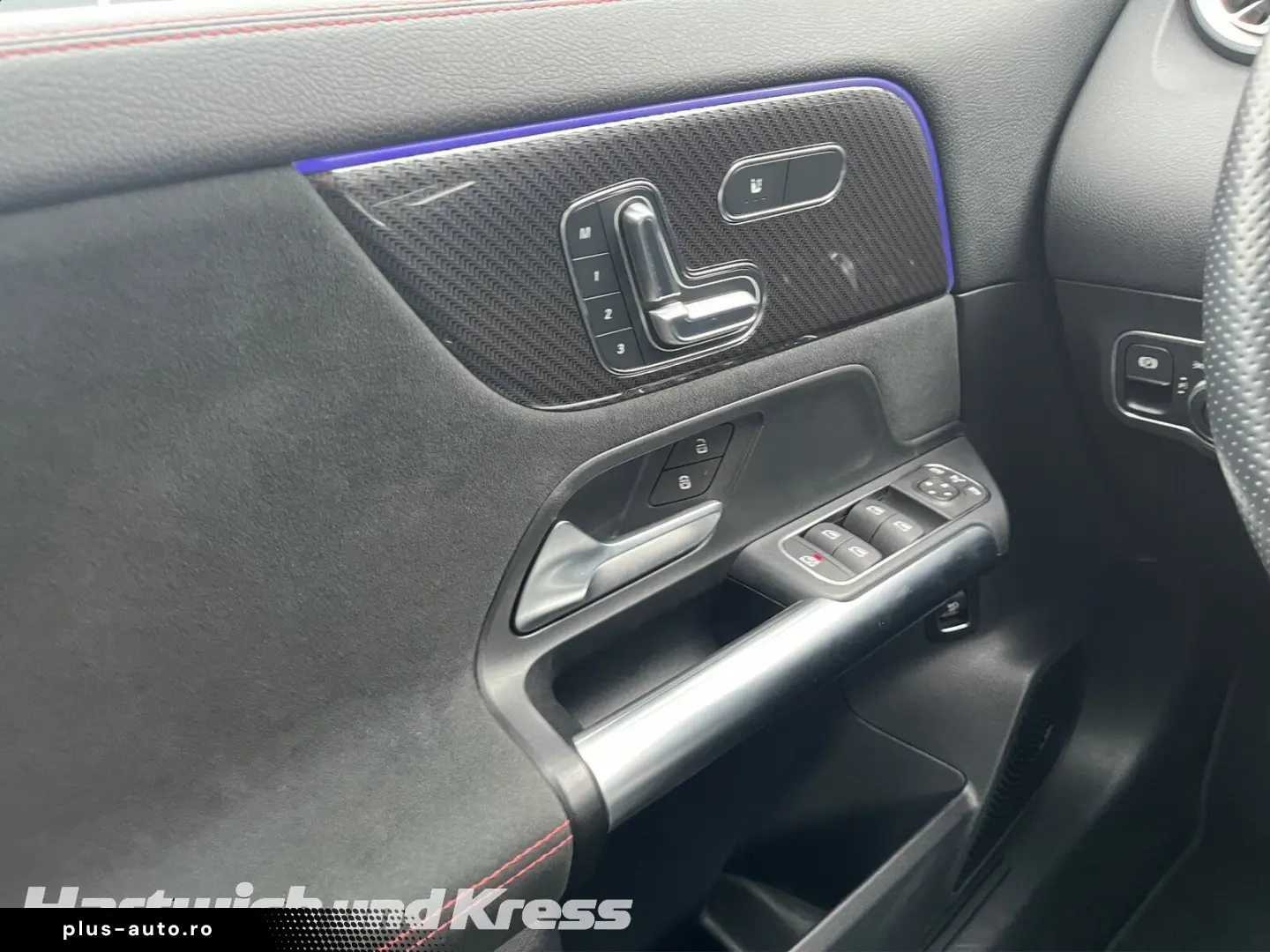 GLA 220 4Matic AMG Line AHK Pano Standhz Burmest