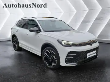 Tiguan 2.0 TDI R-Line 4x4 PAN BLACK NP 72.800¤ S