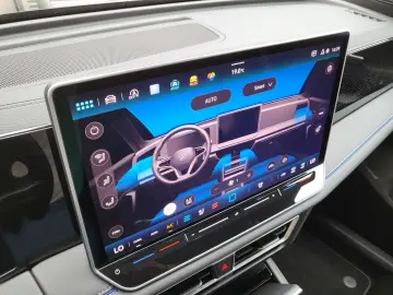 Tiguan 2.0 TDI R-Line 4x4 PAN BLACK NP 72.800¤ S