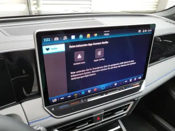 Tiguan 2.0 TDI R-Line 4x4 PAN BLACK NP 72.800¤ S