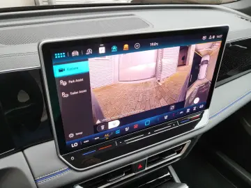 Tiguan 2.0 TDI R-Line 4x4 PAN BLACK NP 72.800¤ S