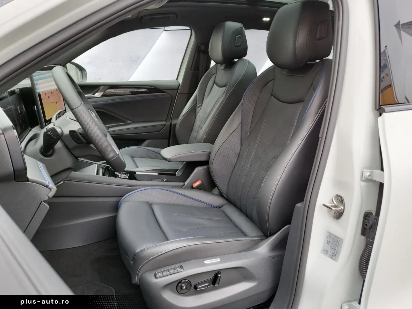 Tiguan 2.0 TDI R-Line 4x4 PAN BLACK NP 72.800¤ S