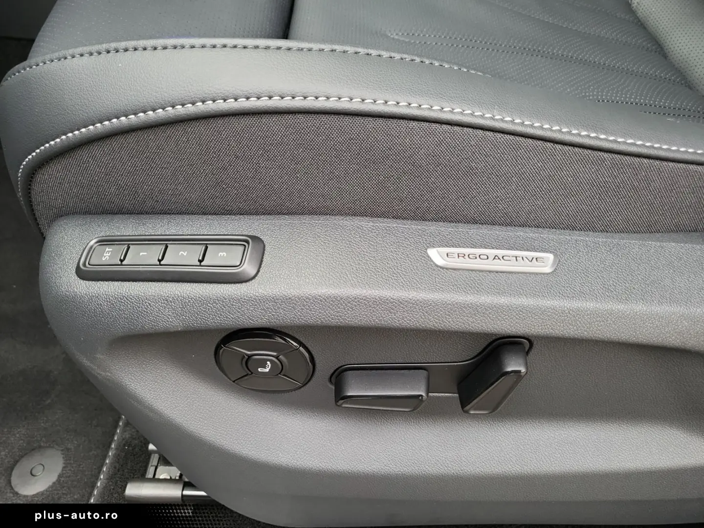 Tiguan 2.0 TDI R-Line 4x4 PAN BLACK NP 72.800¤ S