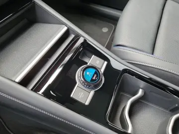 Tiguan 2.0 TDI R-Line 4x4 PAN BLACK NP 72.800¤ S