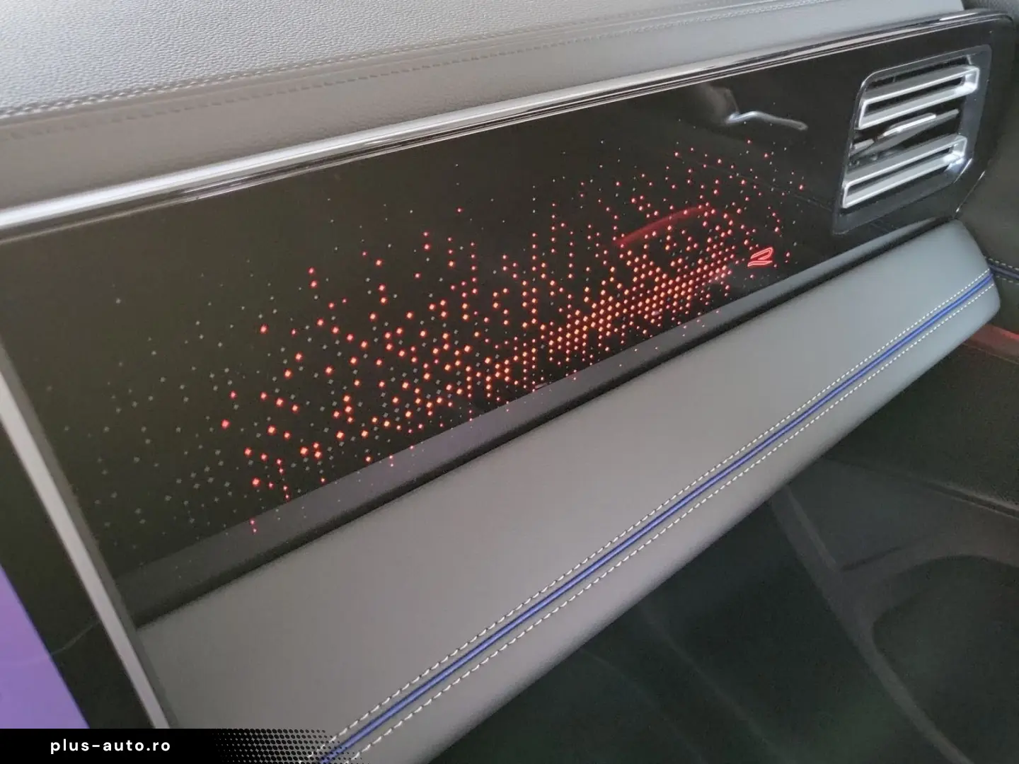 Tiguan 2.0 TDI R-Line 4x4 PAN BLACK NP 72.800¤ S