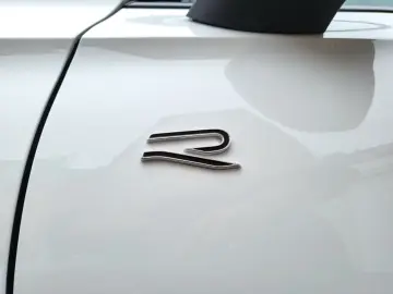 Tiguan 2.0 TDI R-Line 4x4 PAN BLACK NP 72.800¤ S