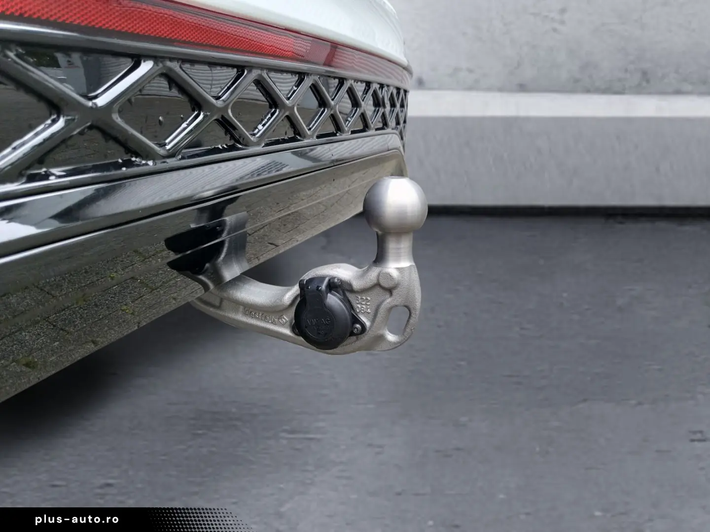 Tiguan 2.0 TDI R-Line 4x4 PAN BLACK NP 72.800¤ S