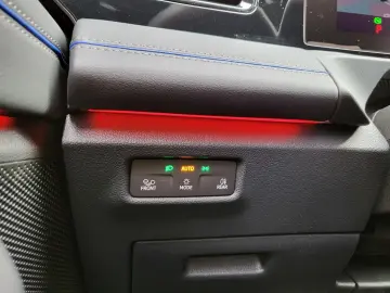 Tiguan 2.0 TDI R-Line 4x4 PAN BLACK NP 72.800¤ S