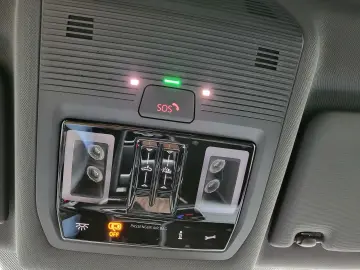 Tiguan 2.0 TDI R-Line 4x4 PAN BLACK NP 72.800¤ S