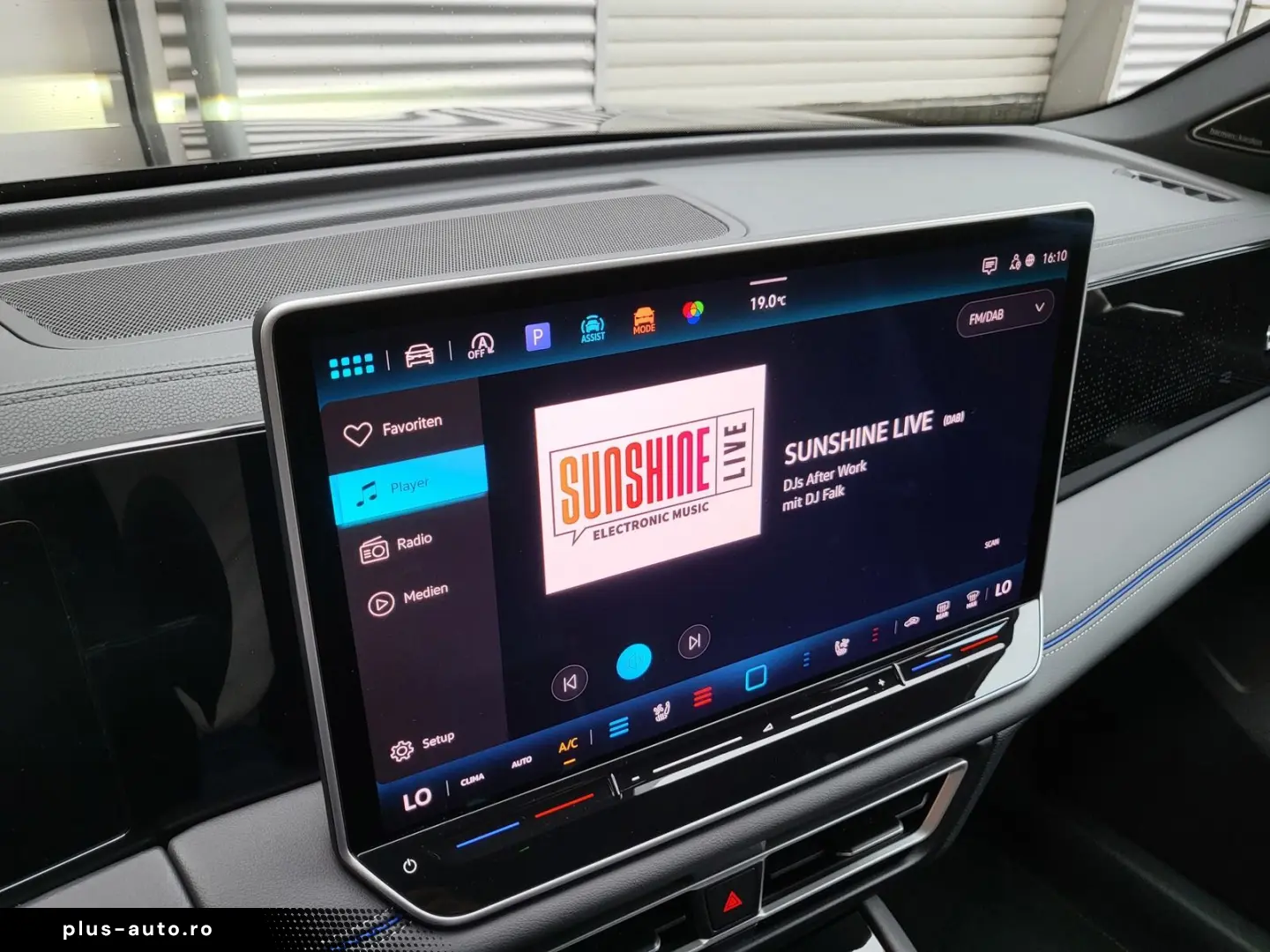 Tiguan 2.0 TDI R-Line 4x4 PAN BLACK NP 72.800¤ S