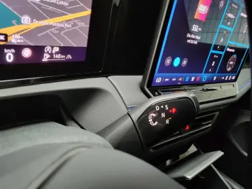 Tiguan 2.0 TDI R-Line 4x4 PAN BLACK NP 72.800¤ S