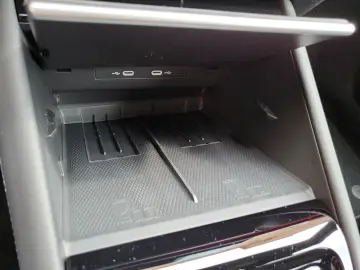 Tiguan 2.0 TDI R-Line 4x4 PAN BLACK NP 72.800¤ S