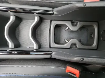 Tiguan 2.0 TDI R-Line 4x4 PAN BLACK NP 72.800¤ S