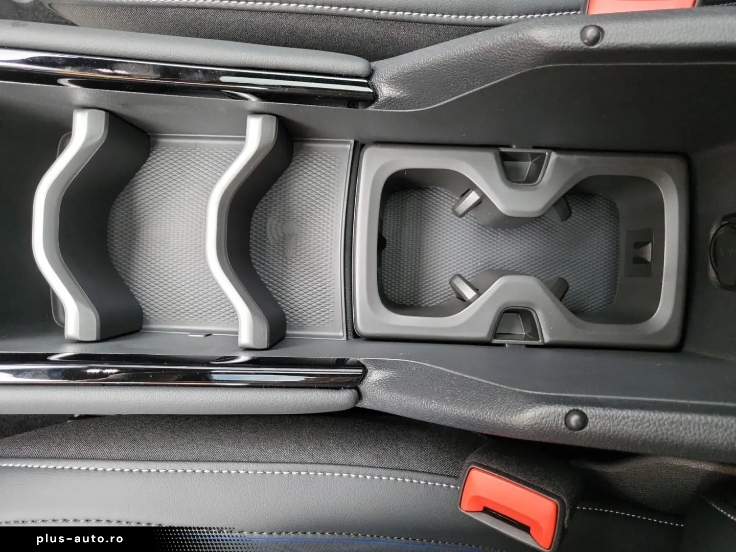 Tiguan 2.0 TDI R-Line 4x4 PAN BLACK NP 72.800¤ S