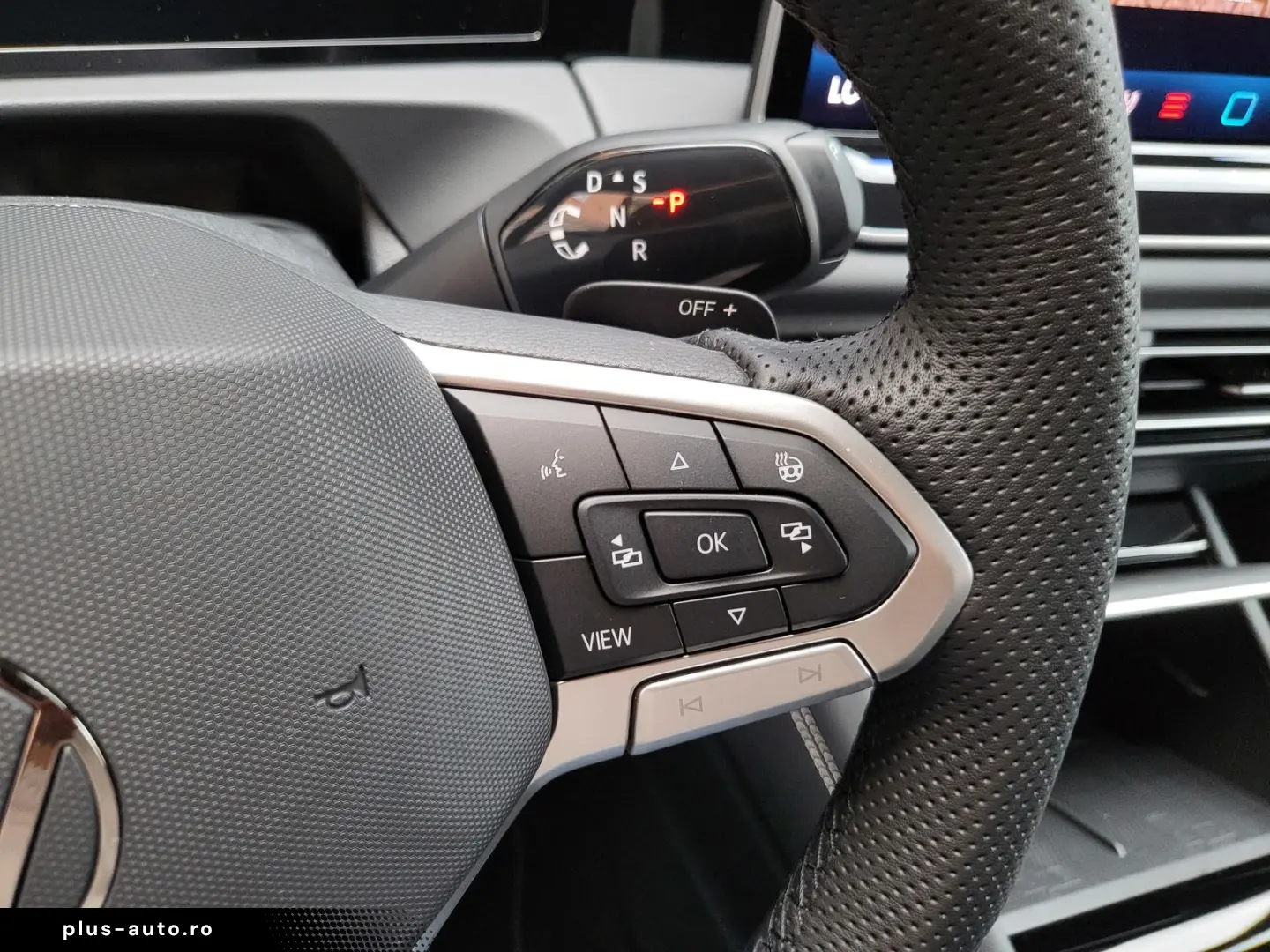 Tiguan 2.0 TDI R-Line 4x4 PAN BLACK NP 72.800¤ S