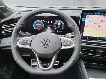 Tiguan 2.0 TDI R-Line 4x4 PAN BLACK NP 72.800¤ S