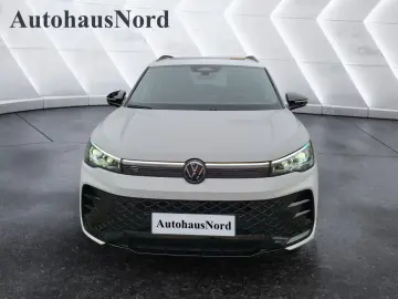 Tiguan 2.0 TDI R-Line 4x4 PAN BLACK NP 72.800¤ S