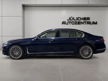 BMW 750i xDrive