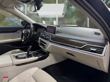 BMW 750i xDrive