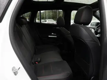 GLA 220 4M AMG-Sport MLB Pano Burm Distr Memo 19