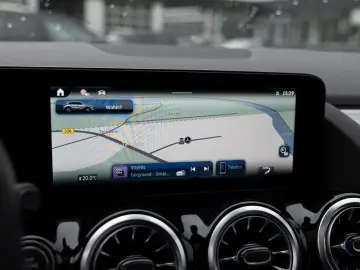 GLA 220 4M AMG-Sport MLB Pano Burm Distr Memo 19