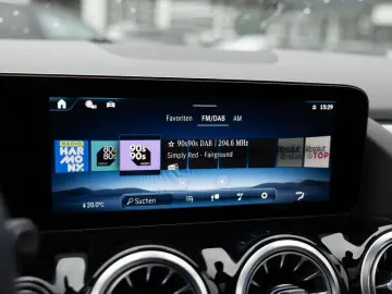 GLA 220 4M AMG-Sport MLB Pano Burm Distr Memo 19