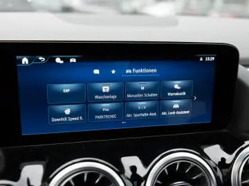 GLA 220 4M AMG-Sport MLB Pano Burm Distr Memo 19