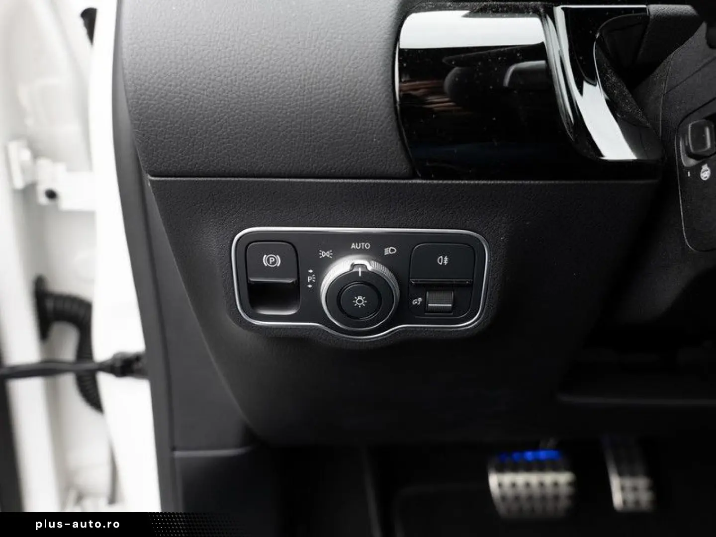 GLA 220 4M AMG-Sport MLB Pano Burm Distr Memo 19