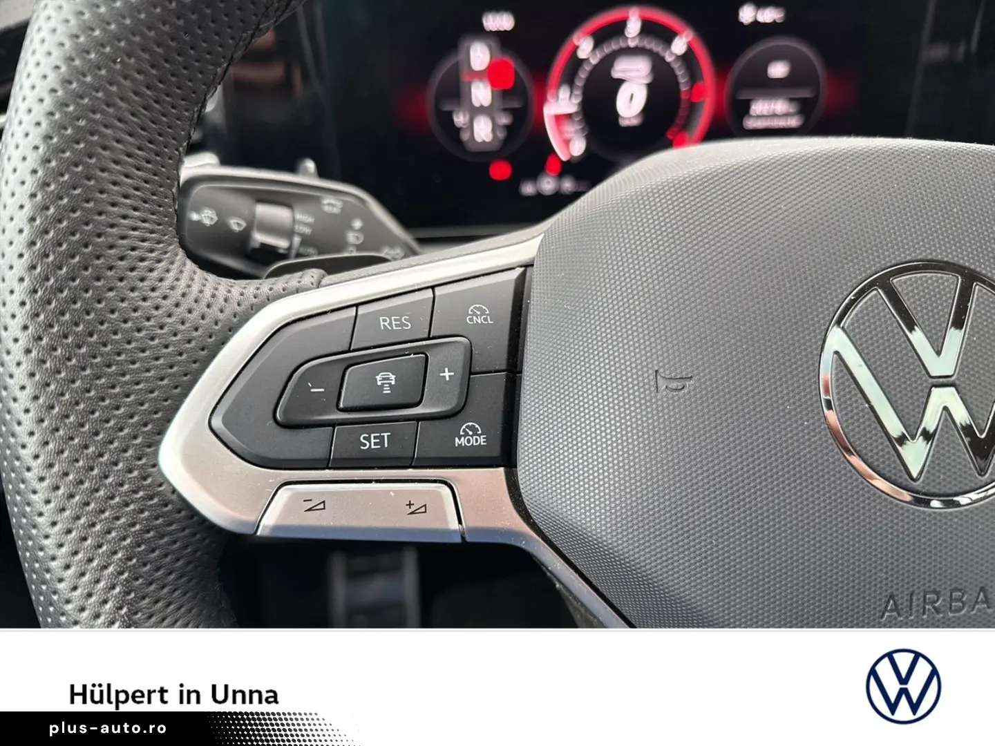 Tiguan 2.0 R-LINE BLACK STYLE 4X4 PANO AHK LM20