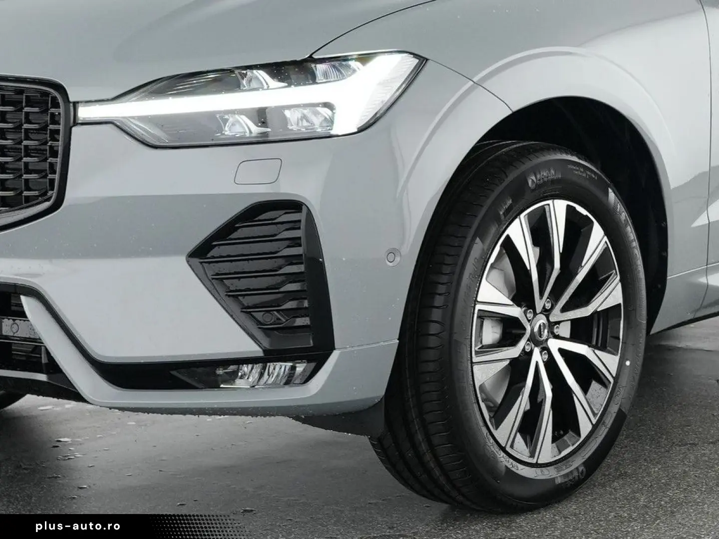 XC60 B5 B AWD Plus Dark FACEL. ACC AHK PANO 360