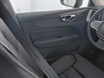 XC60 B5 B AWD Plus Dark FACEL. ACC AHK PANO 360