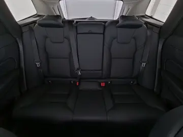 XC60 B5 B AWD Plus Dark FACEL. ACC AHK PANO 360