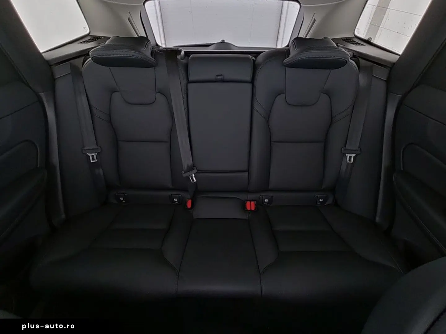 XC60 B5 B AWD Plus Dark FACEL. ACC AHK PANO 360