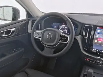 XC60 B5 B AWD Plus Dark FACEL. ACC AHK PANO 360