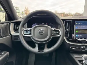 XC60 B5 AWD Ultimate Dark 360  ACC HUD H&K STHZ