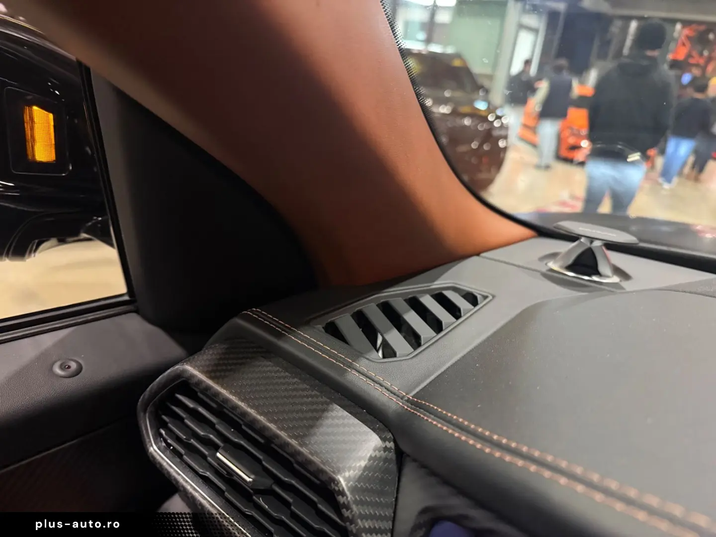 Urus S 4.0 V8 Sport Matt B&O AHK 23'' AKRAPOVIC