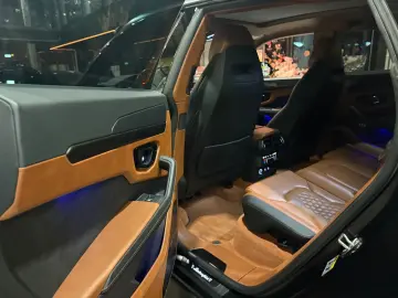 Urus S 4.0 V8 Sport Matt B&O AHK 23'' AKRAPOVIC