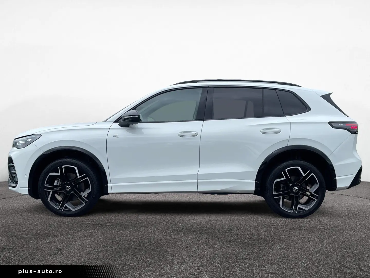 Tiguan R-Line 4Motion TDI DSG 20  AHK PANO BLACK