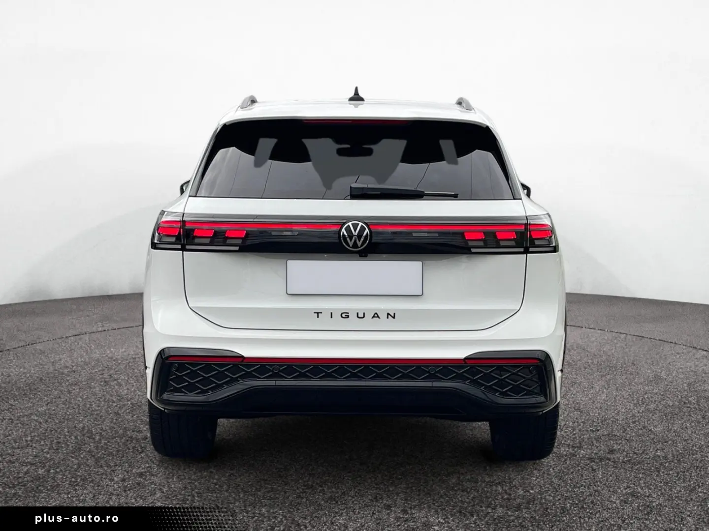 Tiguan R-Line 4Motion TDI DSG 20  AHK PANO BLACK