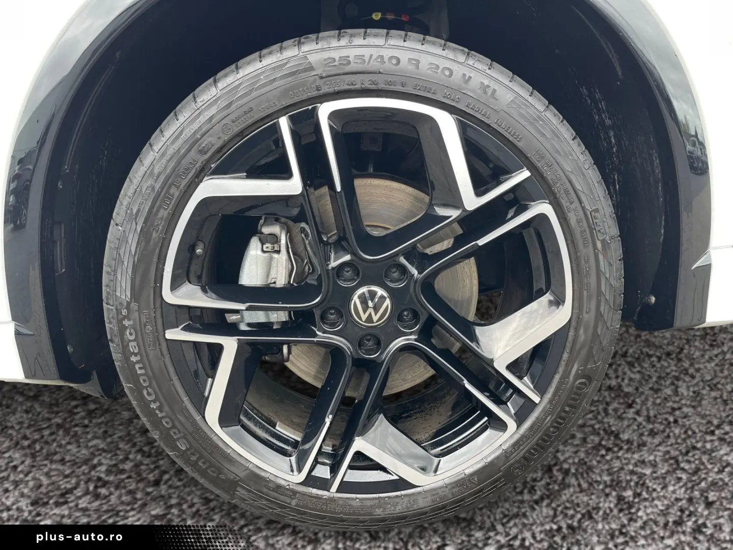 Tiguan R-Line 4Motion TDI DSG 20  AHK PANO BLACK