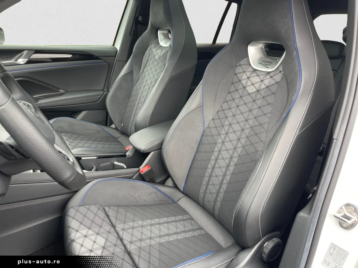 Tiguan R-Line 4Motion TDI DSG 20  AHK PANO BLACK