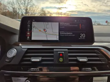 X4 xDrive30i xLine HeadUP  StdHz  AHZV