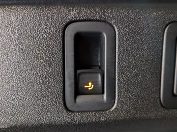 Tiguan 2.0TDI R-Line 4M Pano H K AHK Matrix 20