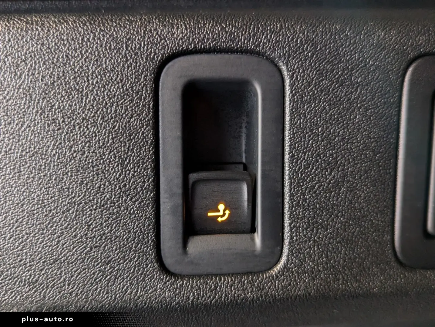 Tiguan 2.0TDI R-Line 4M Pano H K AHK Matrix 20