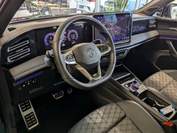 Tiguan 2.0TDI R-Line 4M Pano H K AHK Matrix 20